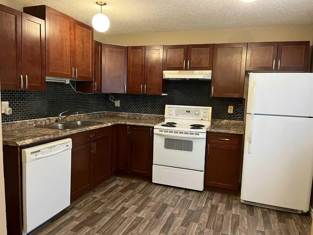 179 Falshire Drive NE — photo 2