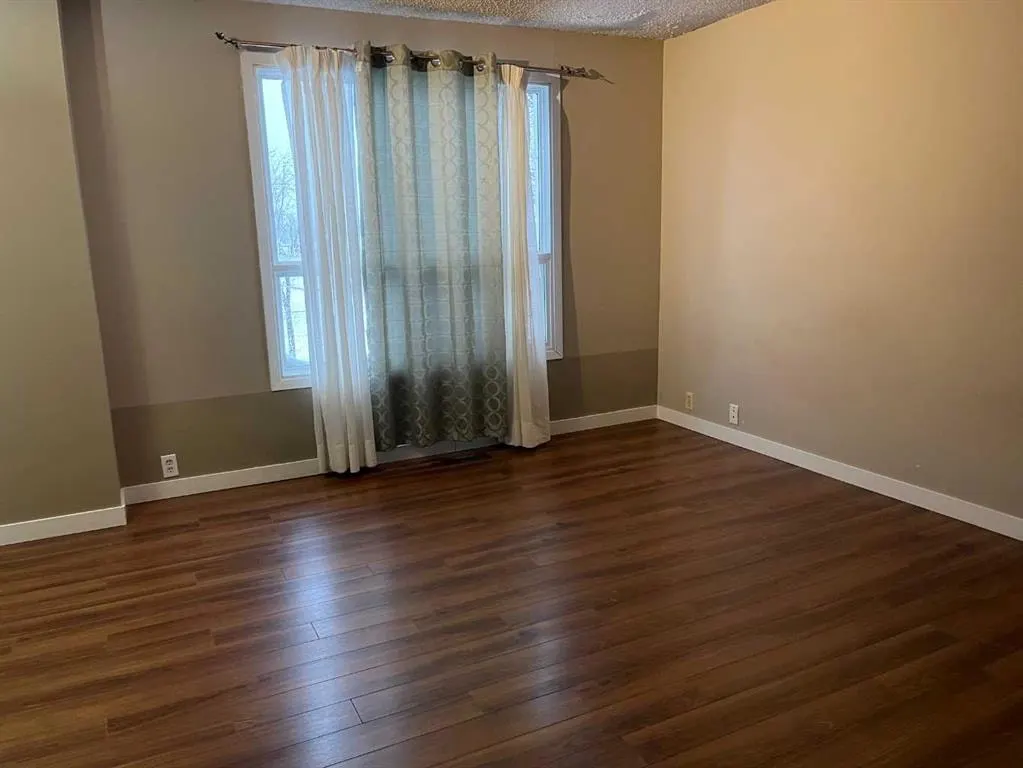 179 Falshire Drive NE — photo 3