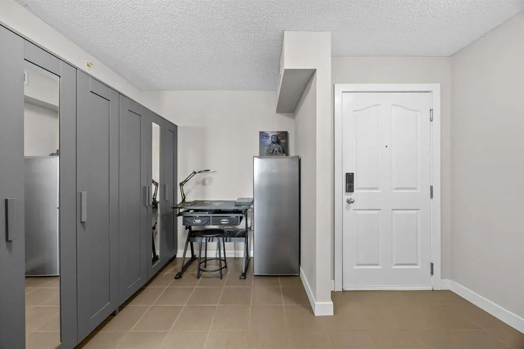 7110 80 Avenue NE #401 — photo 3
