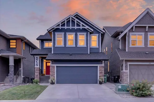 137 Cranbrook Cove SE