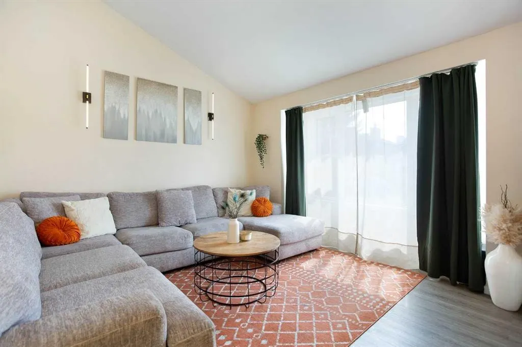 5 Shawglen Court SW — photo 3