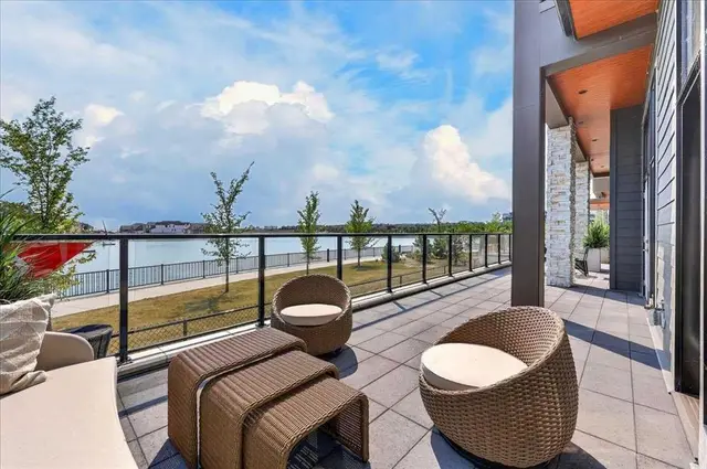 150 Marina Cove SE #101