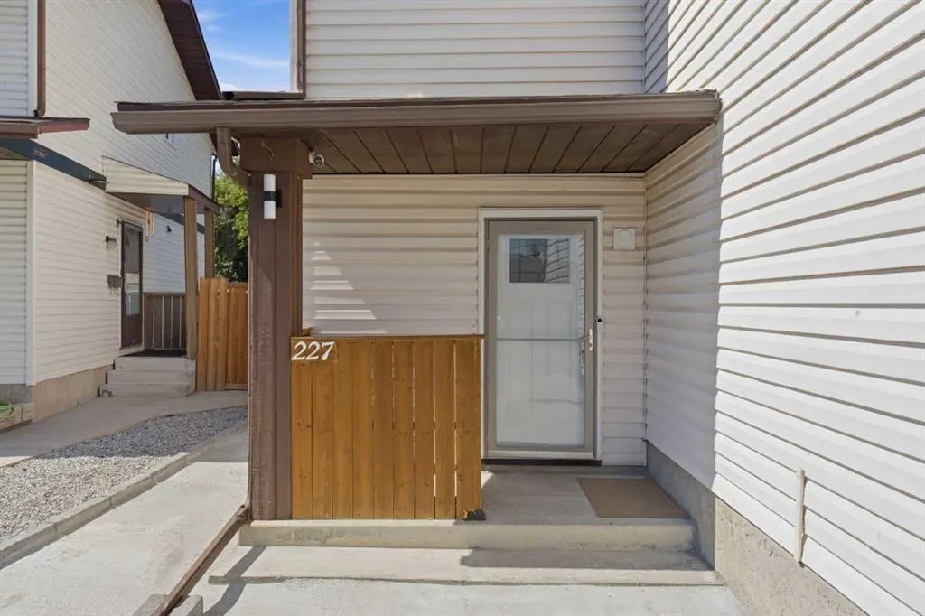 227 Abalone Place NE — photo 3
