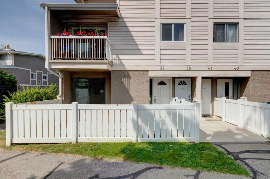 3015 51 Street SW #37 — photo 2