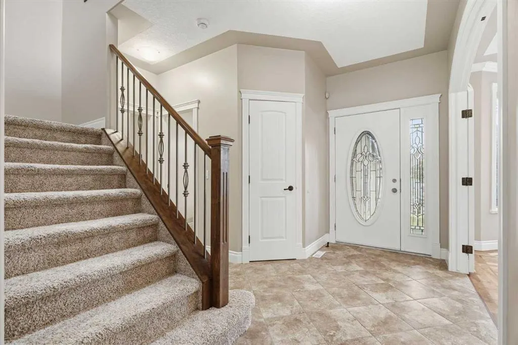 75 Royal Abbey Rise NW — photo 3