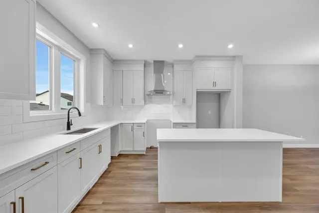10 Versant Path SW