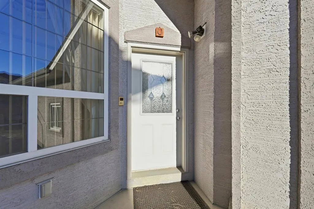 104 Taralake Common NE — photo 2