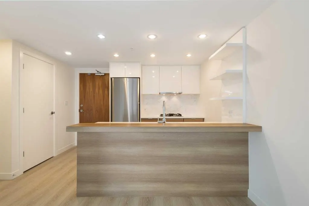 108 Waterfront Court #710 — photo 3