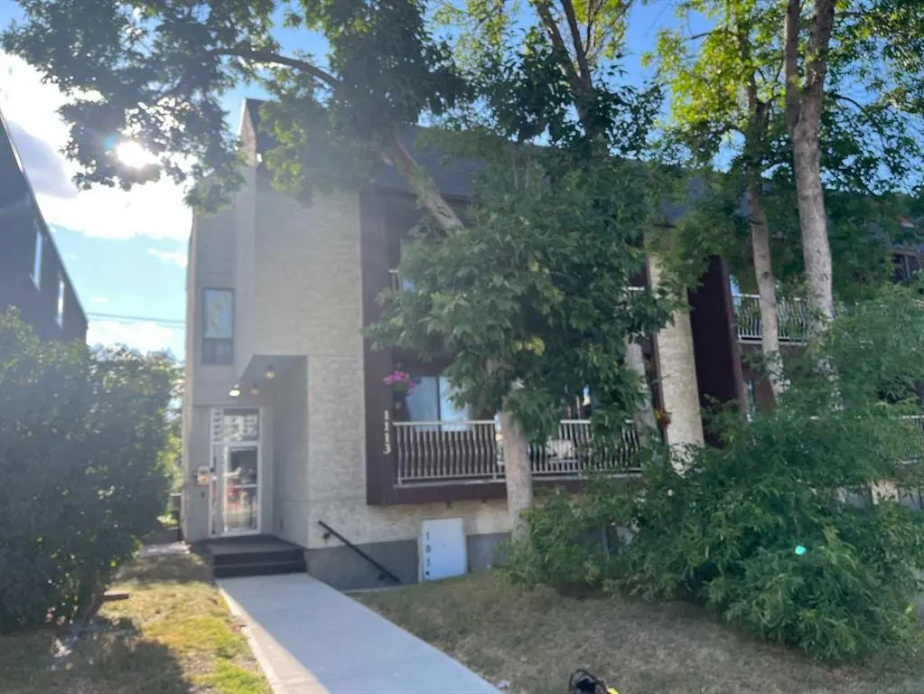 1113 37 Street SW #404 — photo 2