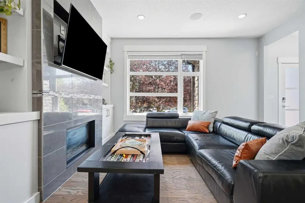 2432 24A Street SW #1 — photo 3
