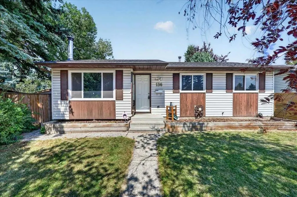 136 Templeview Place NE — photo 2
