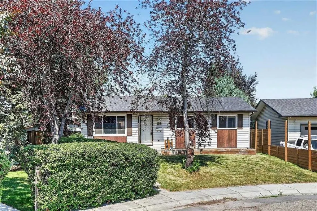 136 Templeview Place NE — photo 3