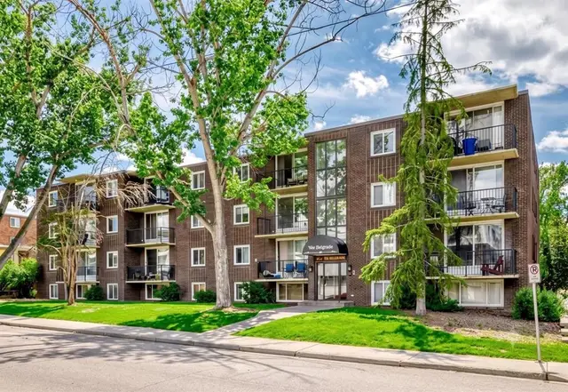 635 57 Avenue SW #305