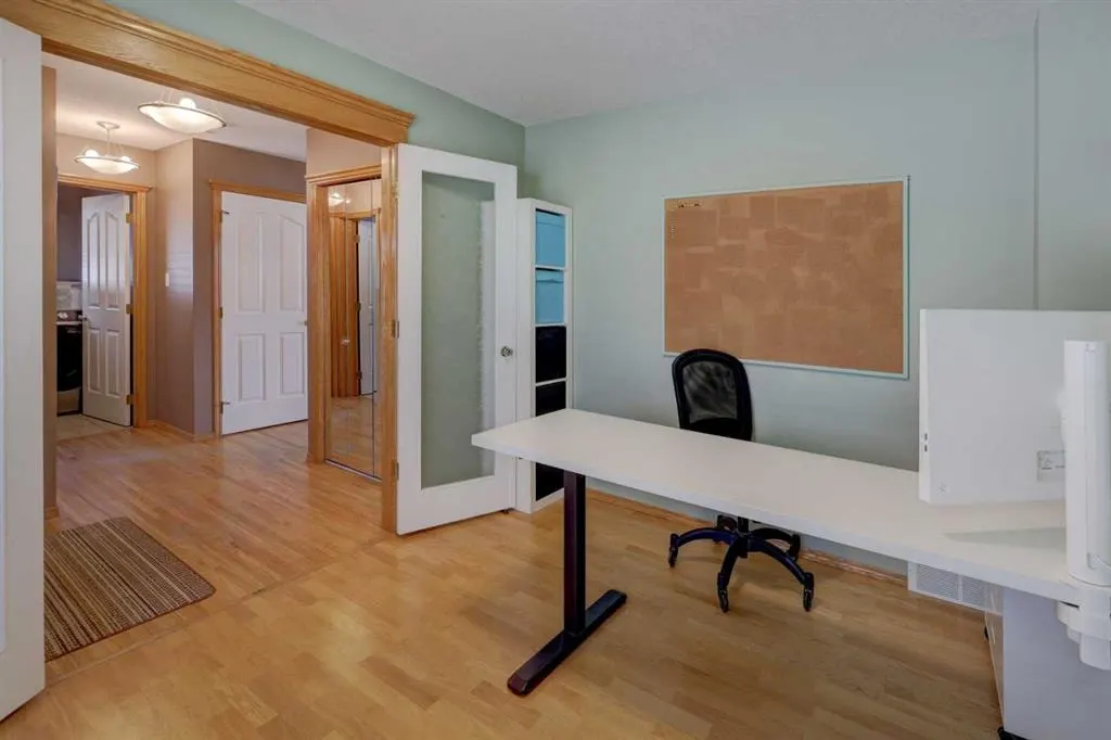 189 Citadel Crest Park NW — photo 3