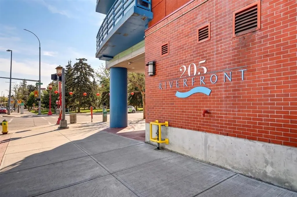 205 Riverfront Avenue SW #312 — photo 2