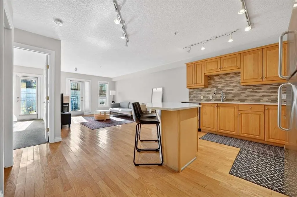 630 10 Street NW #208 — photo 3