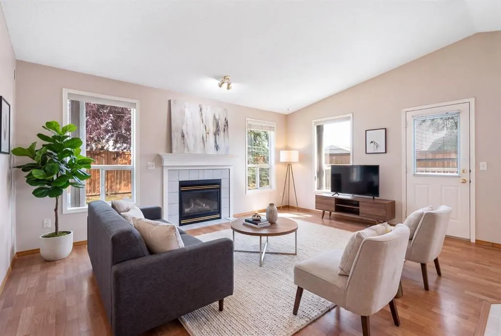 77 Tararidge Circle NE — photo 3