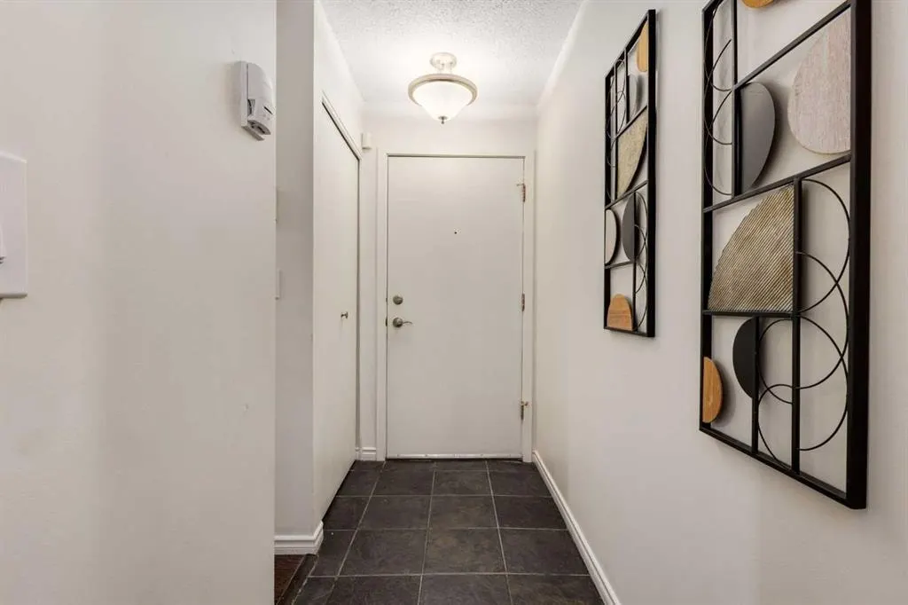 906 4 Avenue NW #3 — photo 3