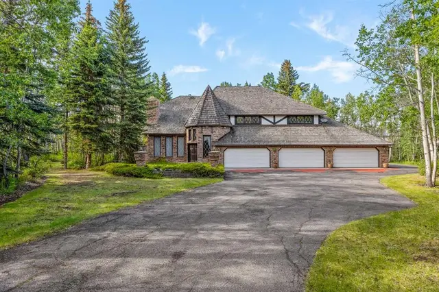 7 Biggar Heights Bay