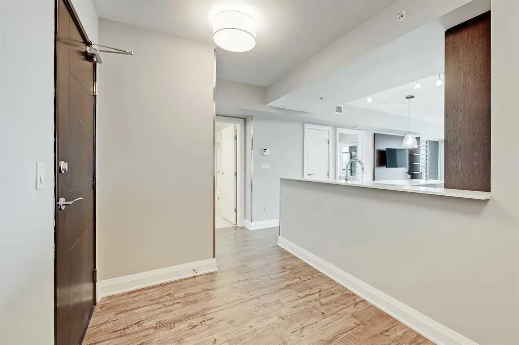 930 6 Avenue SW #2205 — photo 2