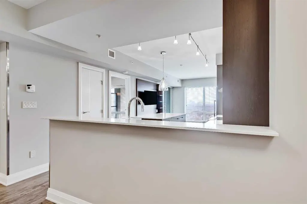 930 6 Avenue SW #2205 — photo 3