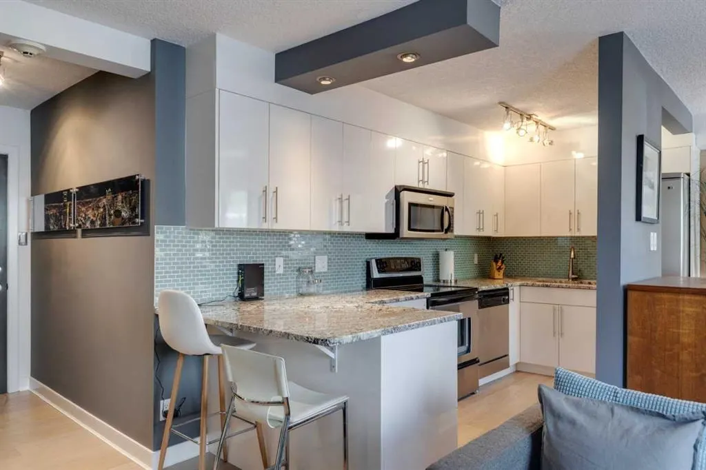 1904 10 Street SW #304 — photo 3