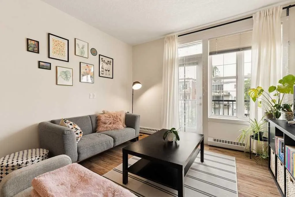 208 Holy Cross Lane SW #313 — photo 3
