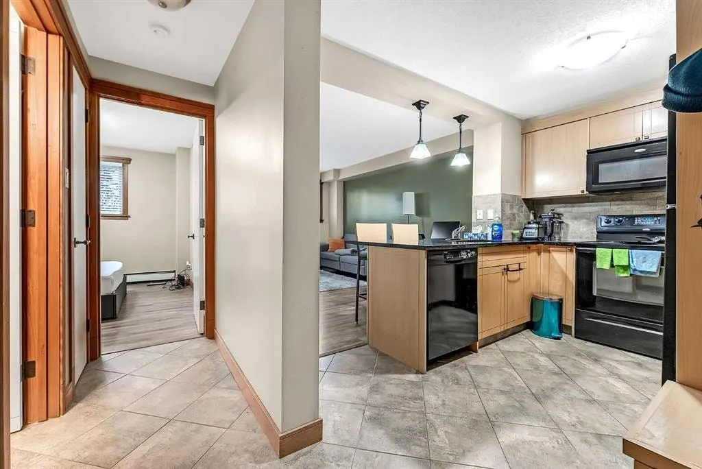 315 50 Avenue SW #108 — photo 2