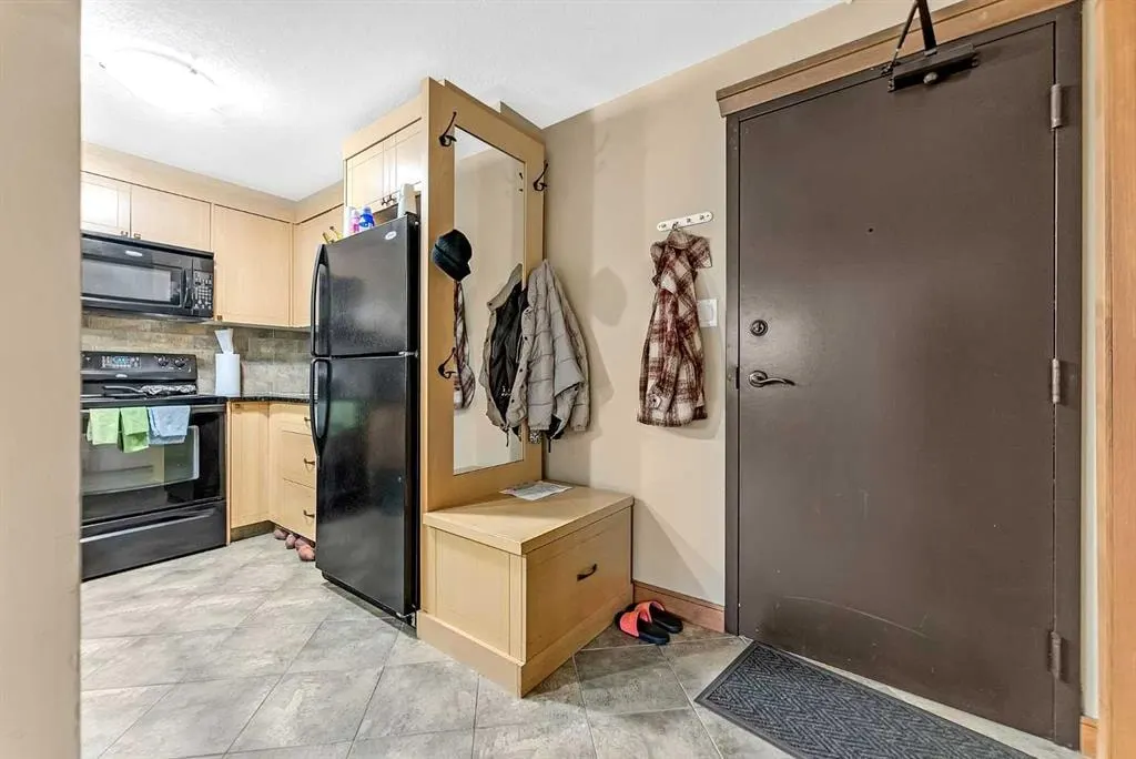 315 50 Avenue SW #108 — photo 3