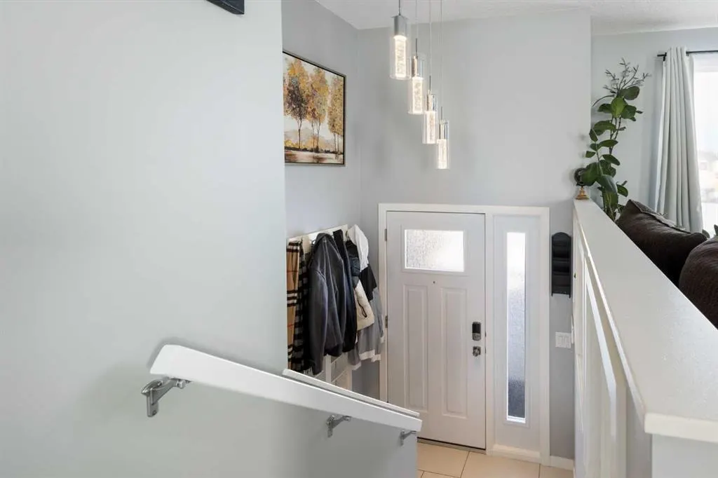 172 Rundlefield Crescent NE — photo 3