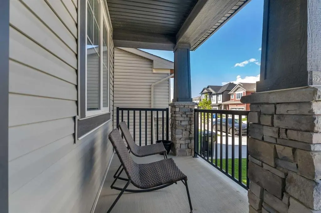 80 Carringwood Grove NW — photo 2