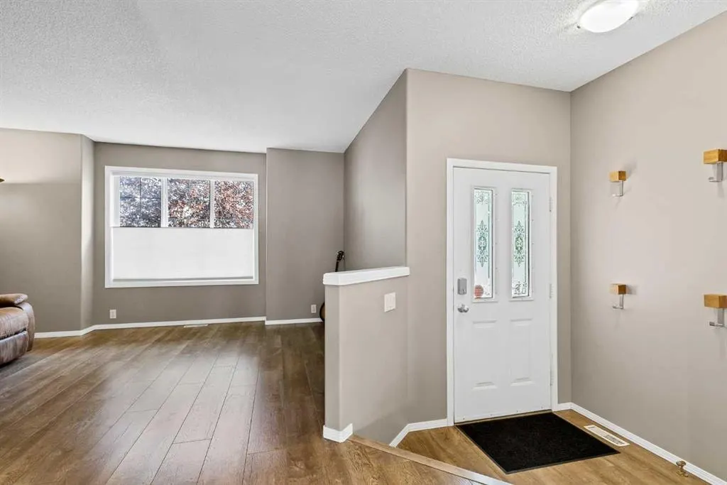 152 Covewood Green NE — photo 2