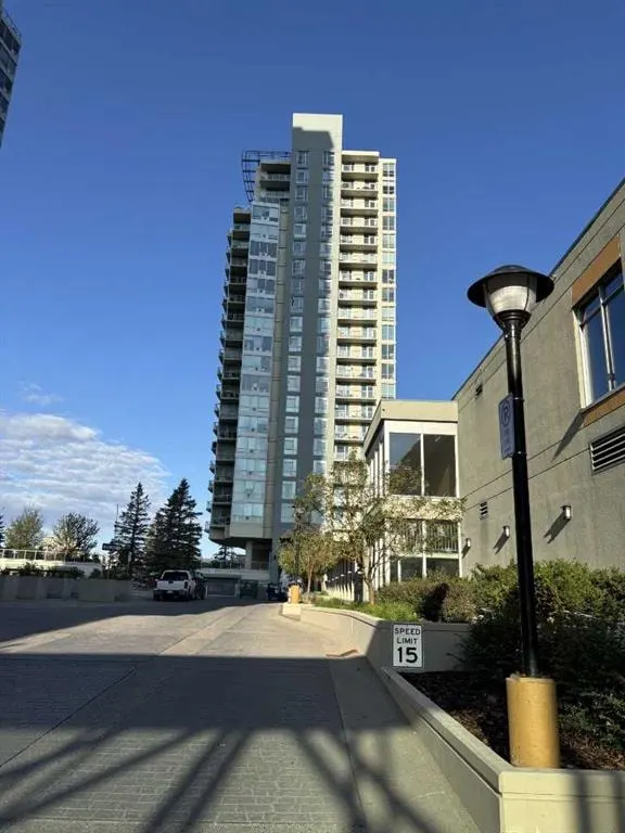 55 Spruce Place SW #904 — photo 2