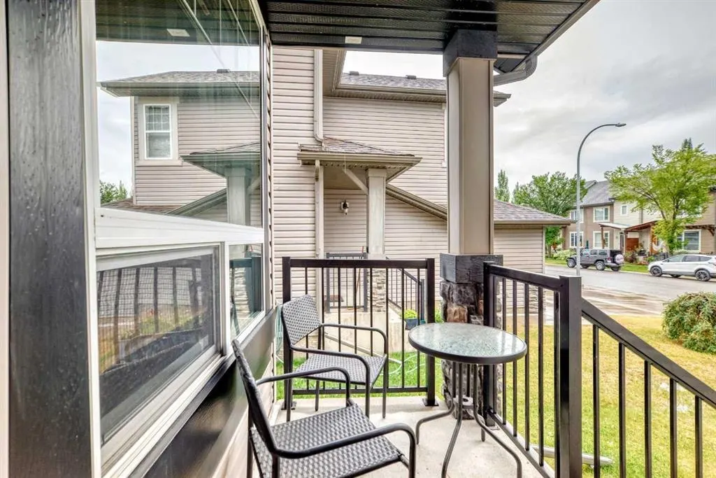 121 Chapalina Heights SE — photo 2