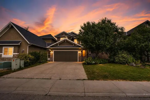126 Panatella Crescent NW