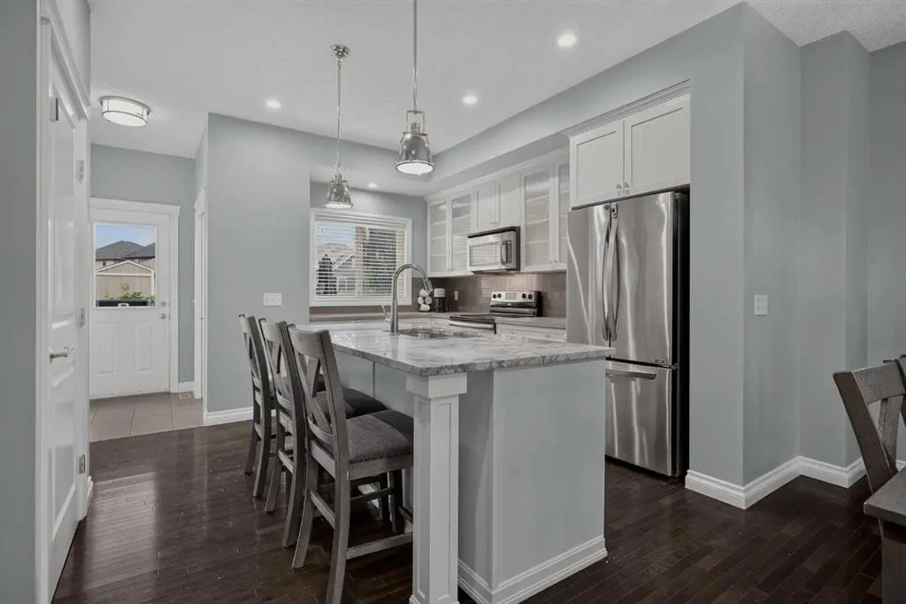 53 Mahogany Point SE — photo 2