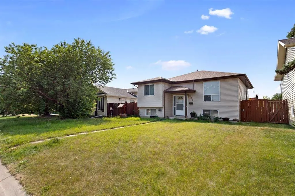 224 Faldale Close NE — photo 2