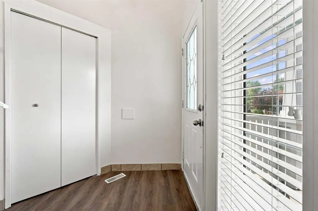 11 Martin Crossing Rise NE — photo 3