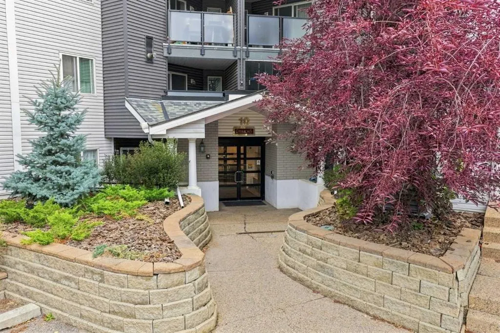 10 Sierra Morena Mews SW #308 — photo 2