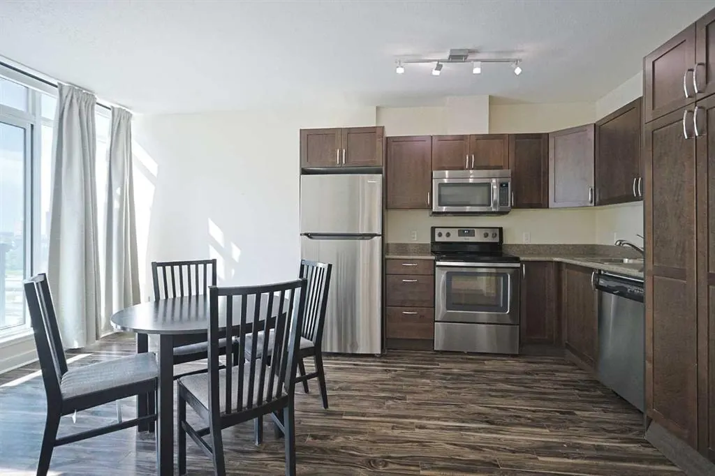 10 Brentwood Common NW #904 — photo 2