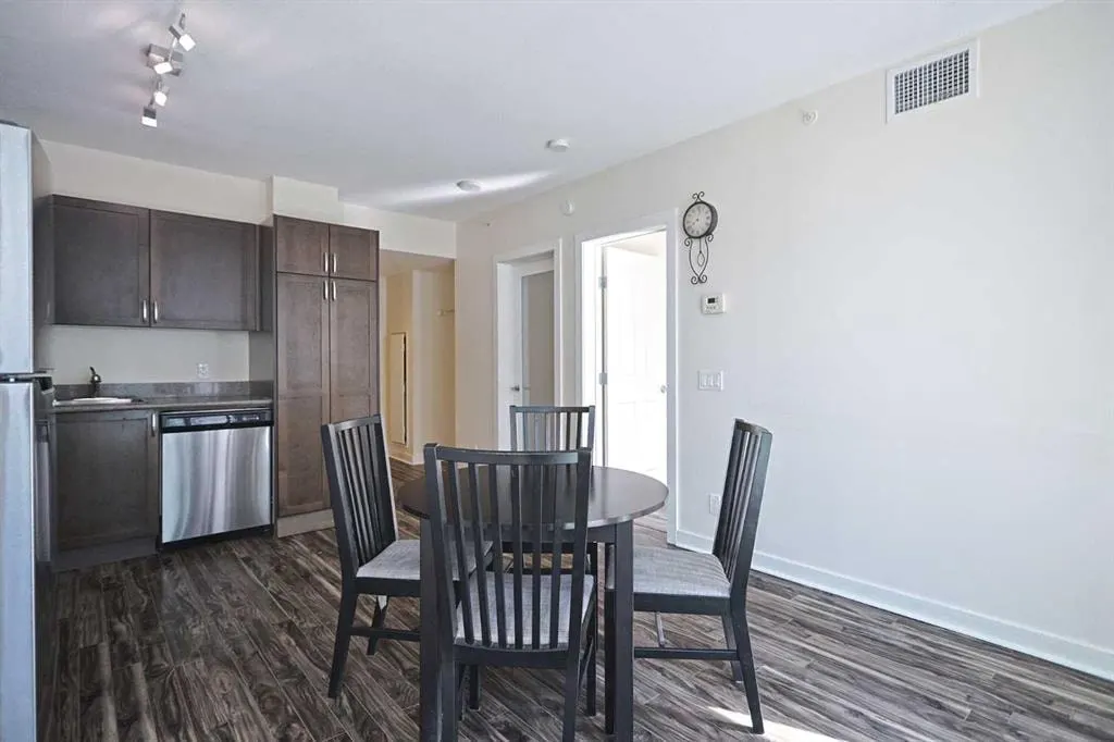 10 Brentwood Common NW #904 — photo 3