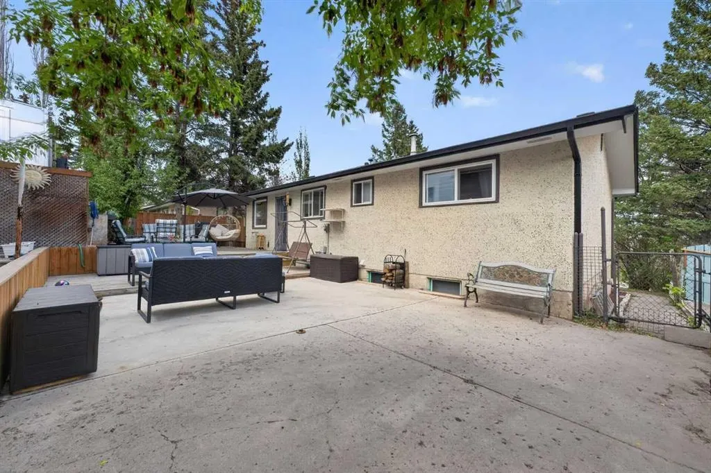 7539 Hunterview Drive NW — photo 2