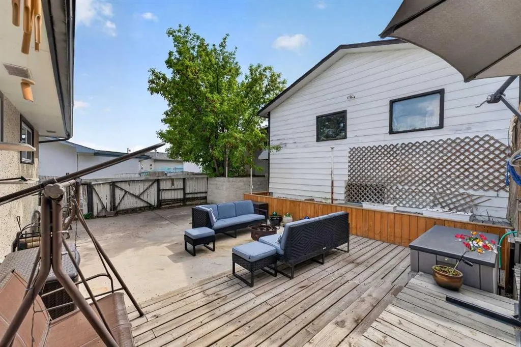 7539 Hunterview Drive NW — photo 3