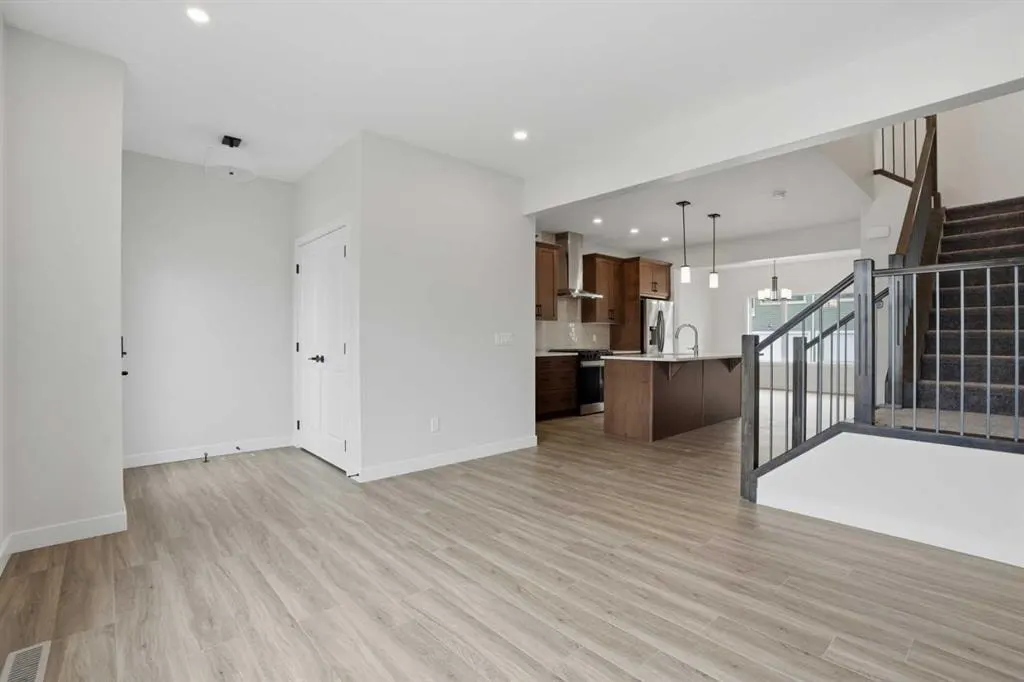 92 Buffaloberry Manor SE — photo 3