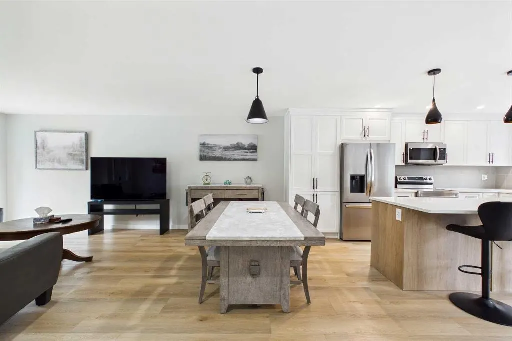 44 Woodbrook Place SW — photo 3