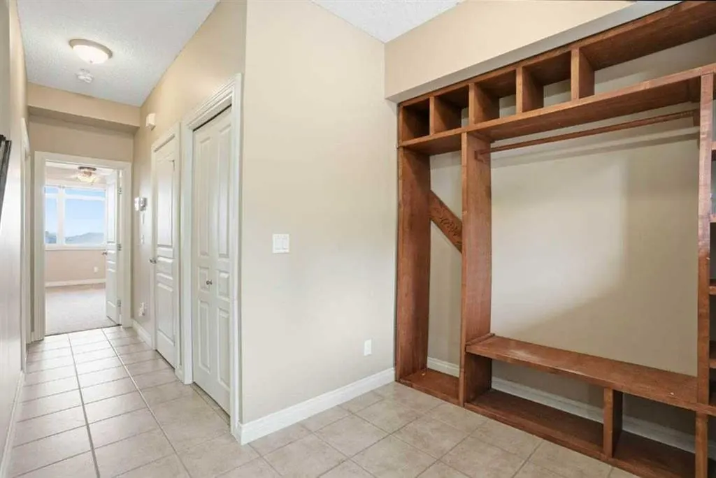 148 Rockyledge View NW #11 — photo 3