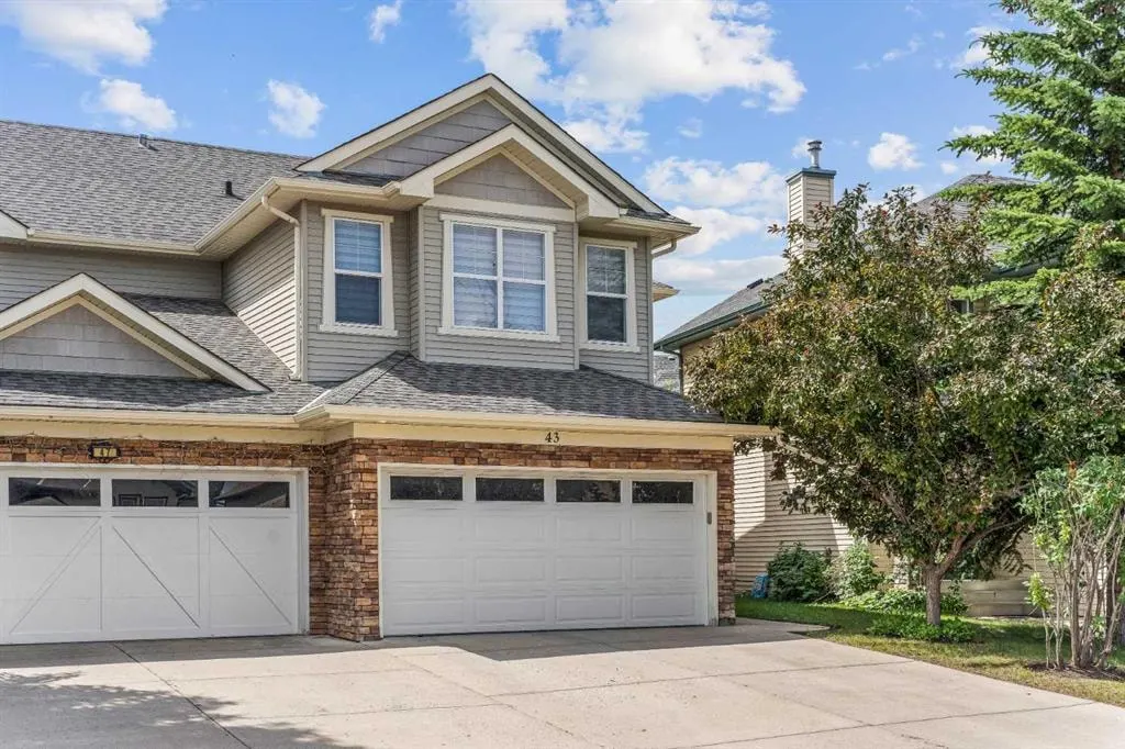 43 Cougar Ridge Bay SW — photo 2