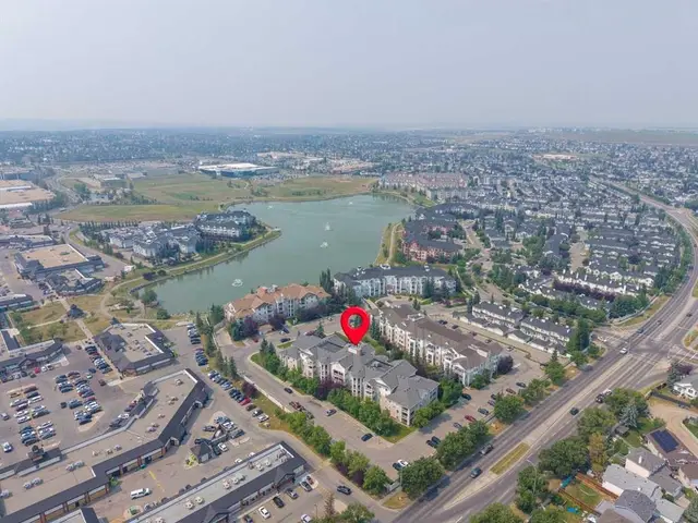 17 Country Village Bay NE #102