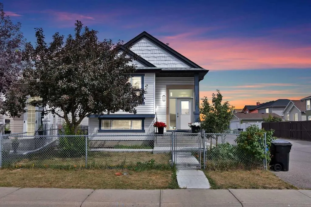 155 Taralea Gardens NE — photo 1