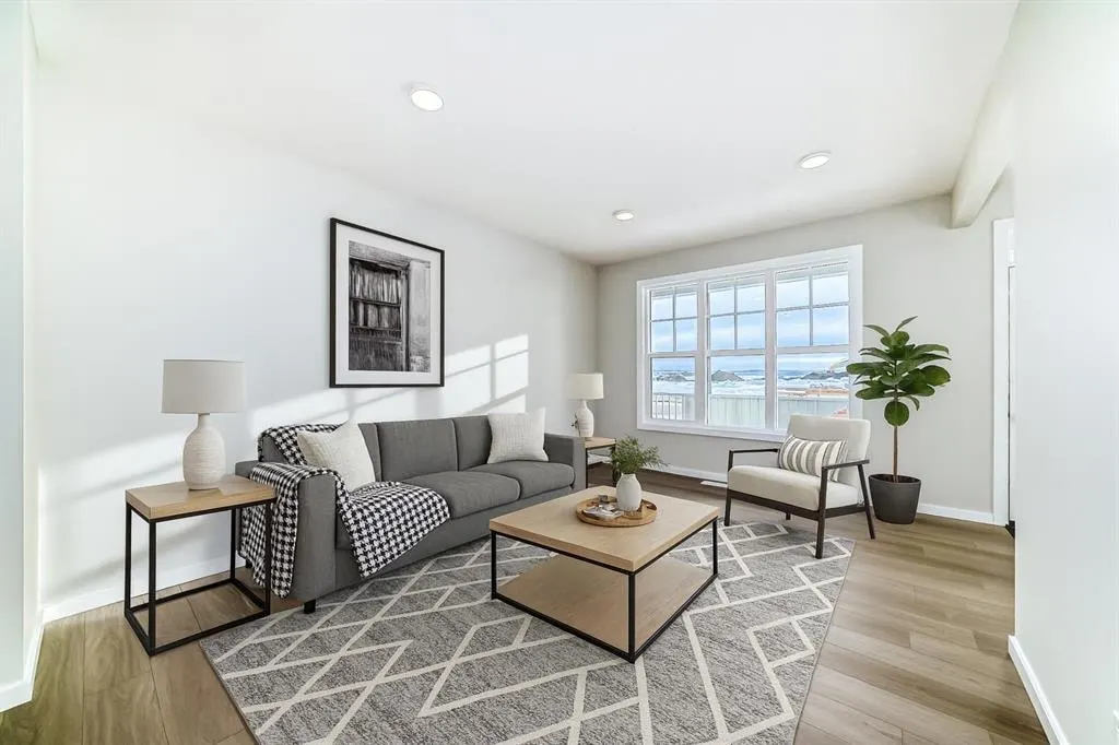 828 Sora Boulevard SE — photo 1